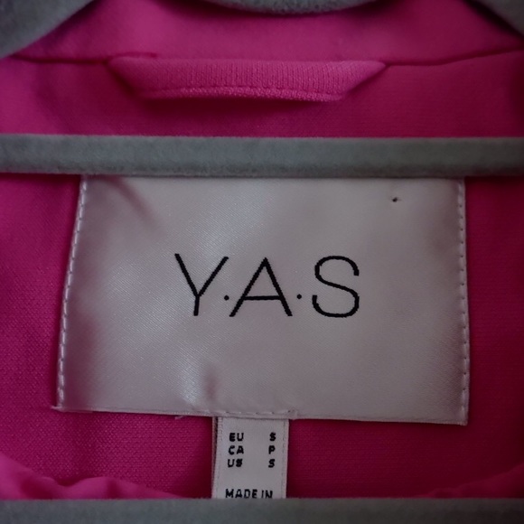 SOLD- Y.A.S. Apple Blazer - Picture 4 of 8